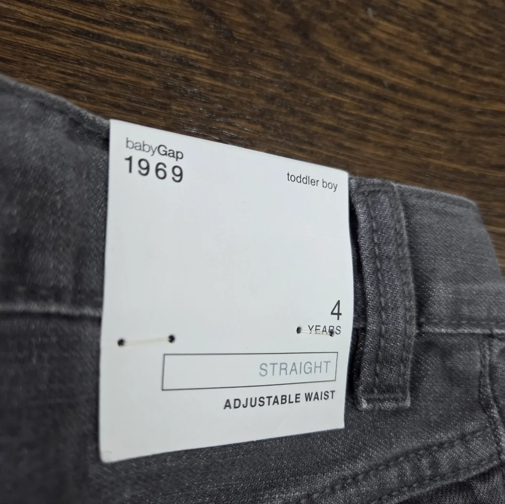 NWT GAP Men's Classic Gray Skinny Jeans  Sz.4